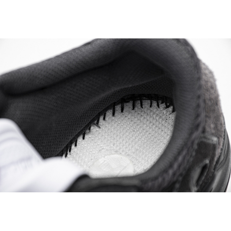 AH Yeezy Boost 700“Utility Black”