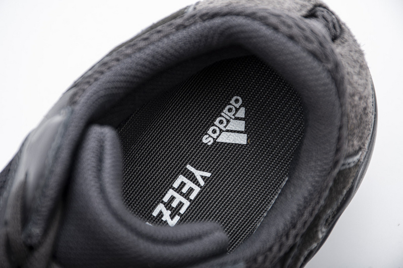 AH Yeezy Boost 700“Utility Black”