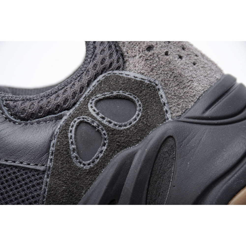 AH Yeezy Boost 700“Utility Black”