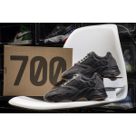 AH Yeezy Boost 700“Utility Black”