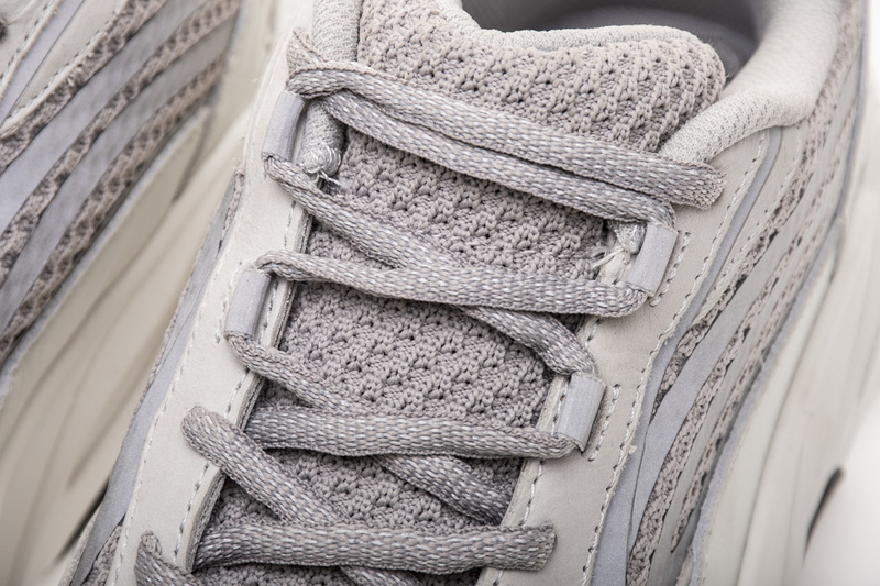 AH Yeezy Boost 700 V2 “Static”