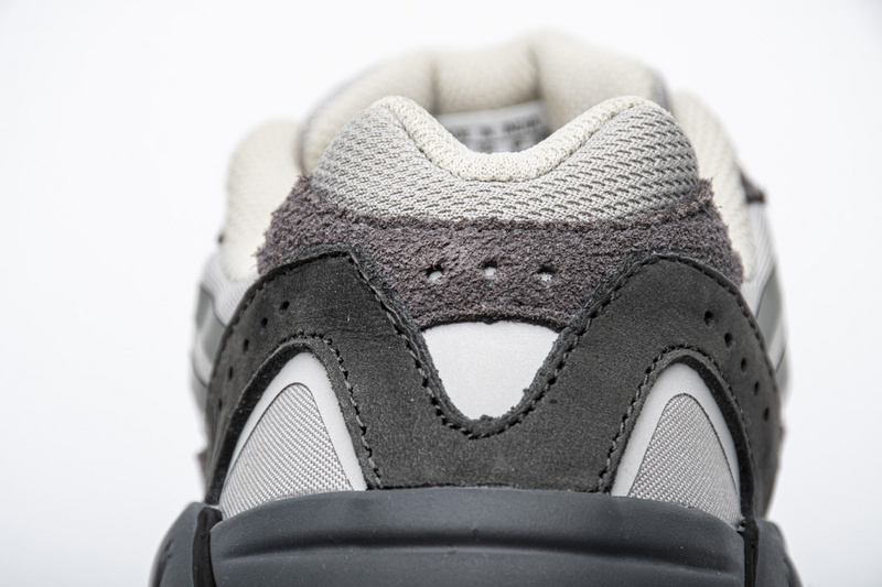 AH Yeezy Boost 700 V2“Tephra”