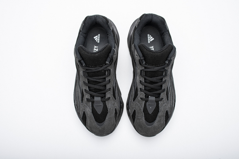 AH Yeezy Boost 700 V2“Vanta”