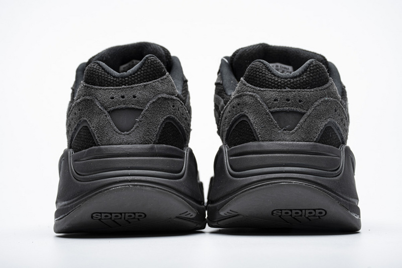 AH Yeezy Boost 700 V2“Vanta”