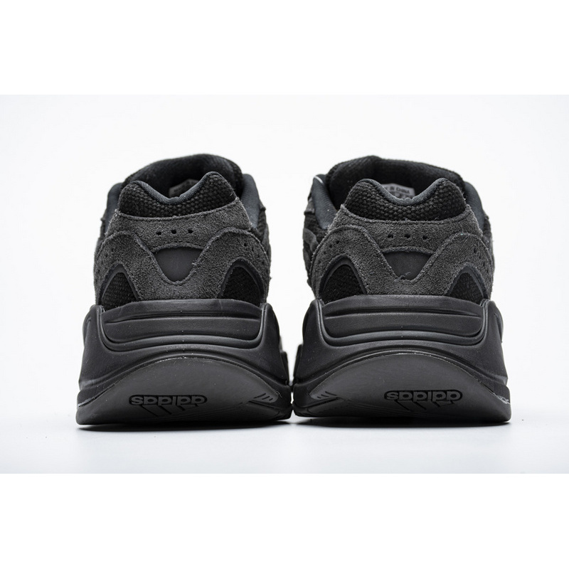 AH Yeezy Boost 700 V2“Vanta”