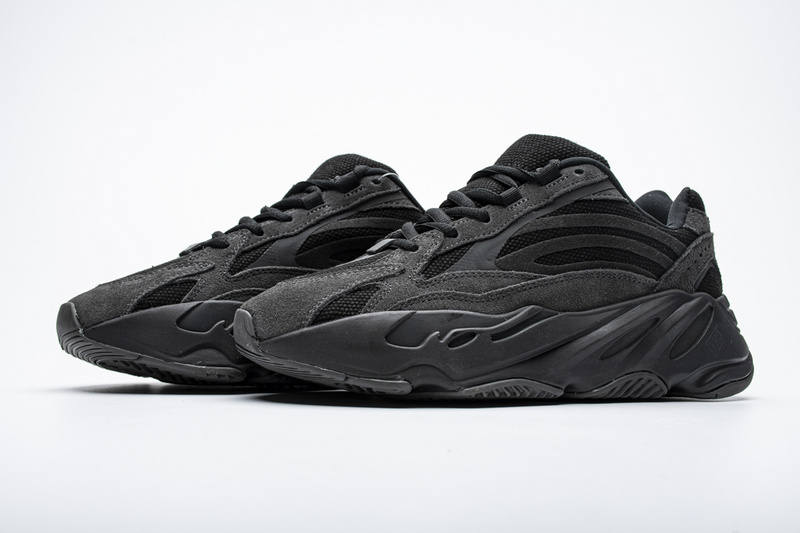 AH Yeezy Boost 700 V2“Vanta”