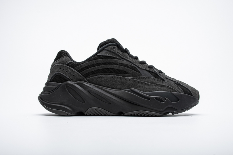 AH Yeezy Boost 700 V2“Vanta”