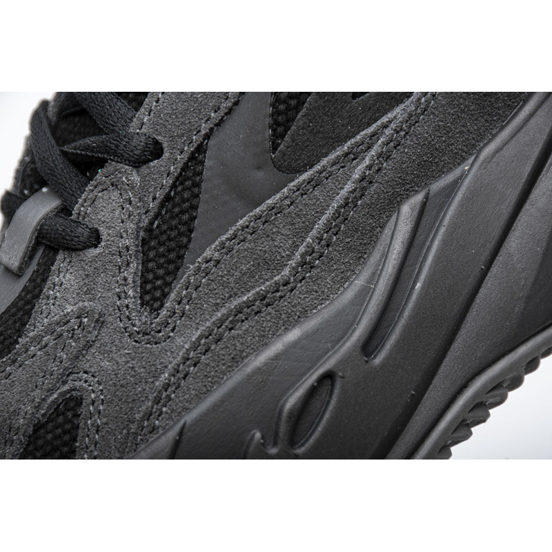 AH Yeezy Boost 700 V2“Vanta”