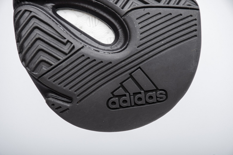 AH Yeezy Boost 700 V2“Vanta”