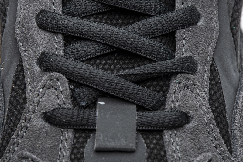 AH Yeezy Boost 700 V2“Vanta”