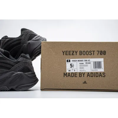 AH Yeezy Boost 700 V2“Vanta”