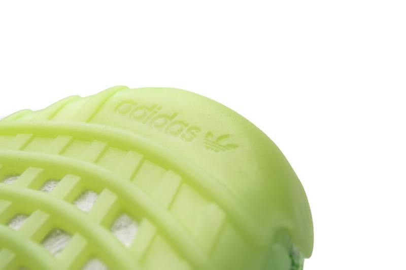 AH Yeezy Boost 350 V2 "Glow In The Dark" 