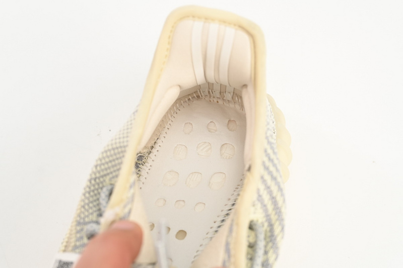 HK Adidas Yeezy Boost 350 V2  "Lundmark"