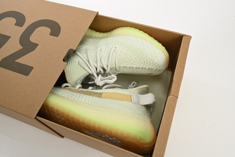 HK Adidas Yeezy Boost 350 V2 Hyperspace