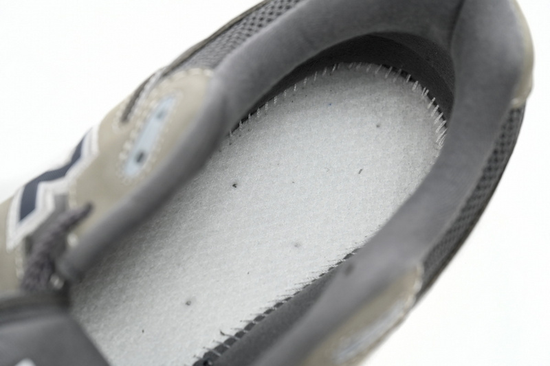 New Balance 2002R Golden Ash