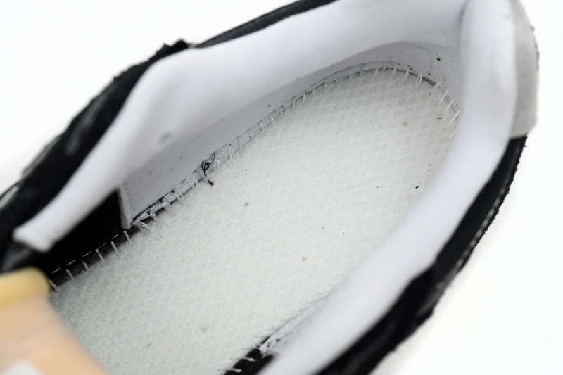 New Balance 2002R Lnk Black