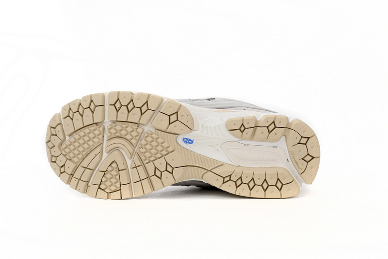 M2002RSB New Balance 2002R White Grey