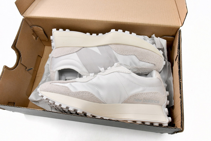 New Balance 327 White Moonbeam