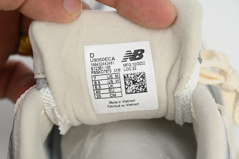 New Balance 9060 Pale