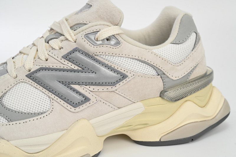 New Balance 9060 Pale
