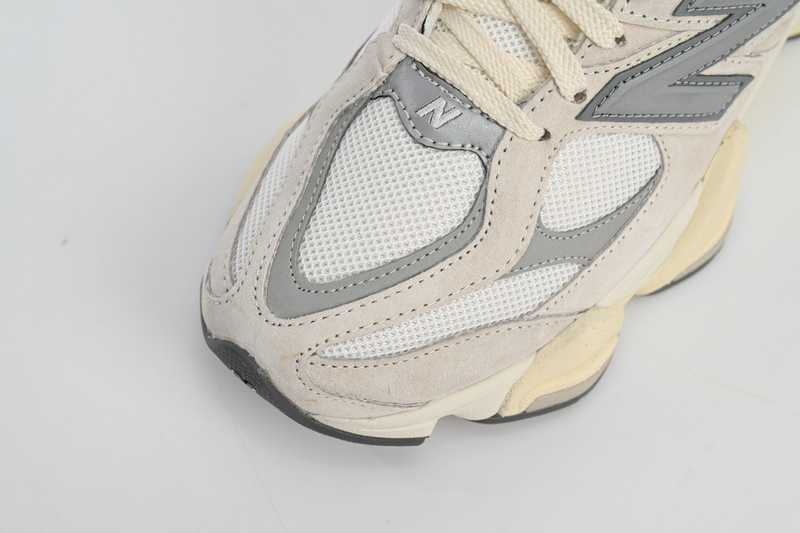 New Balance 9060 Pale