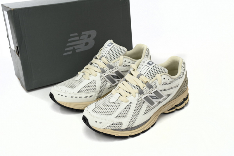 NEW BALANCE Beige