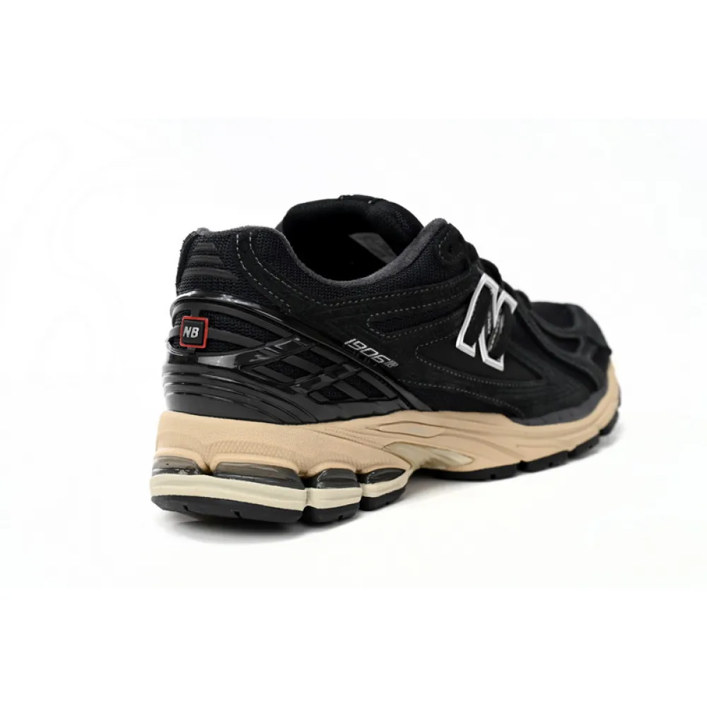 NEW BALANCE Black