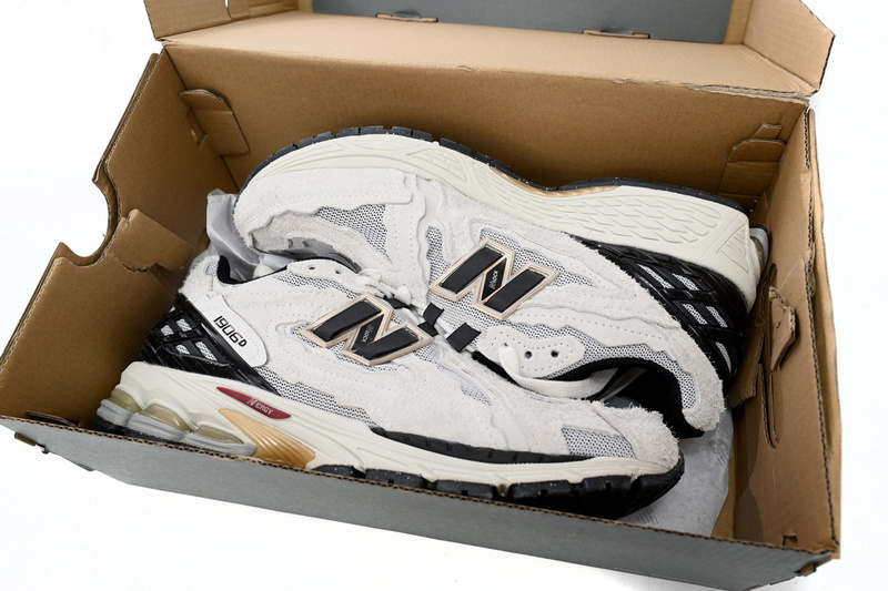NEW BALANCE Light Gray