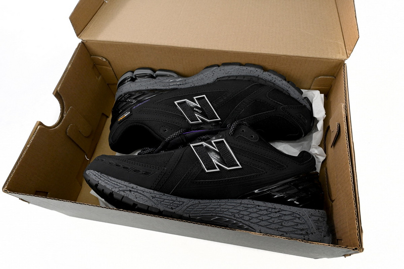 NEW BALANCE White Black Ash