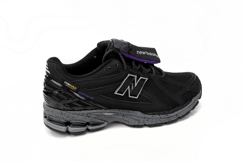 NEW BALANCE White Black Ash