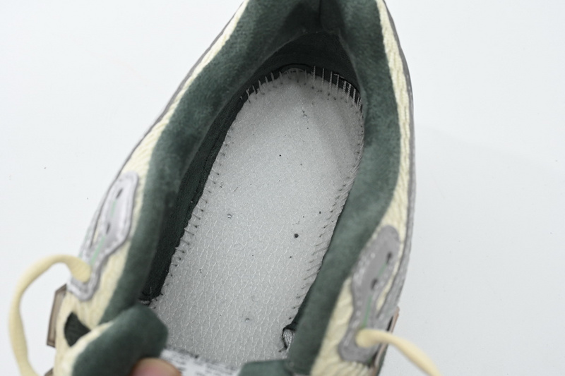 NEW BALANCE White Green