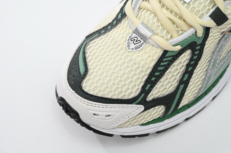 NEW BALANCE White Green