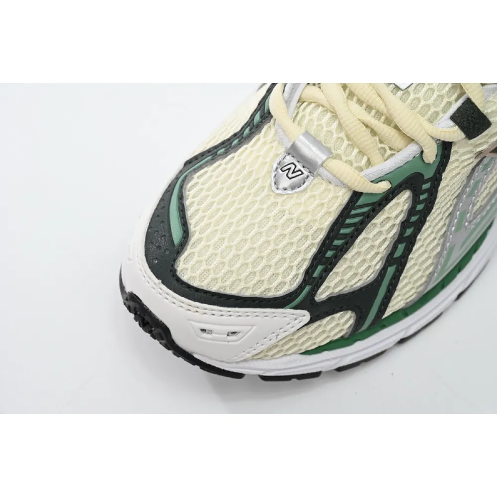 NEW BALANCE White Green