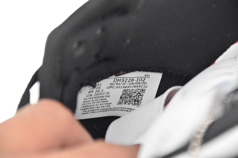 OG Supreme x Nike SB Dunk Low “Black Stars”