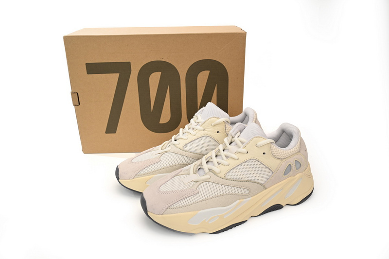 OG Yeezy Boost 700“Analog”