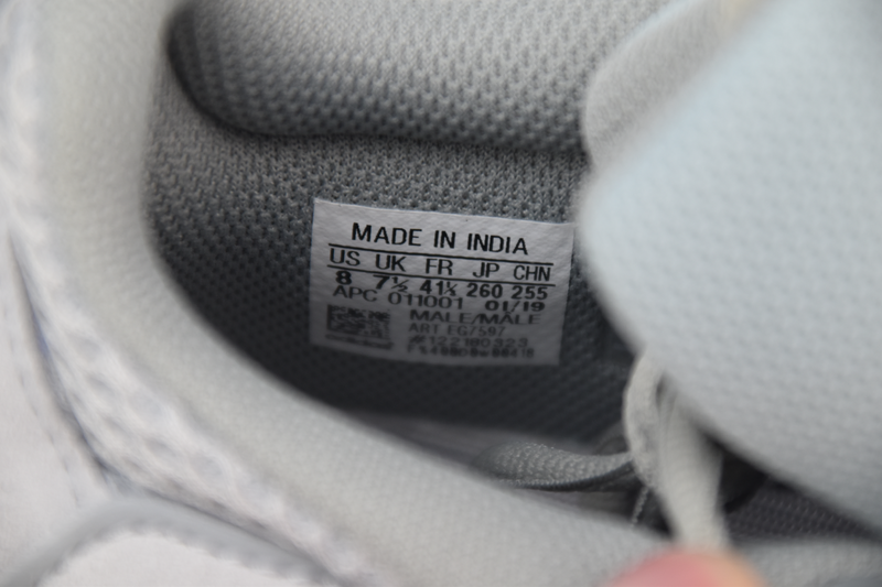 OG Yeezy Boost 700“Inertia”