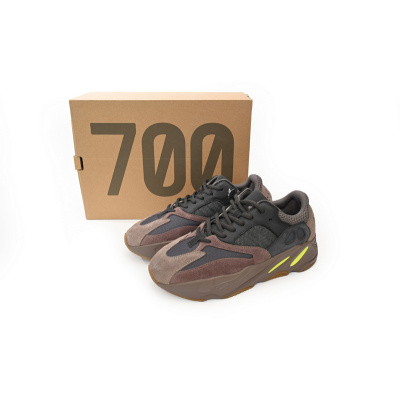 OG Yeezy Boost 700“Mauve” 02
