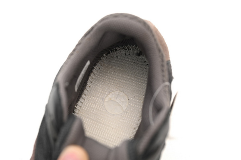 OG Yeezy Boost 700“Mauve”