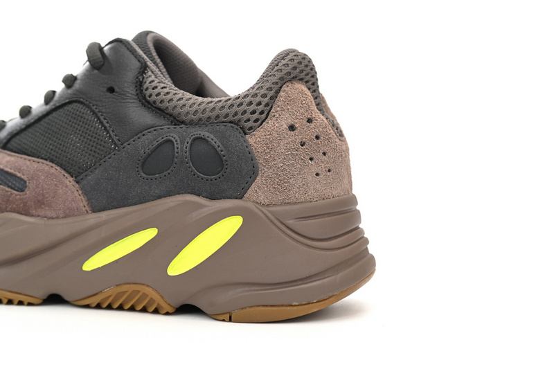 OG Yeezy Boost 700“Mauve”