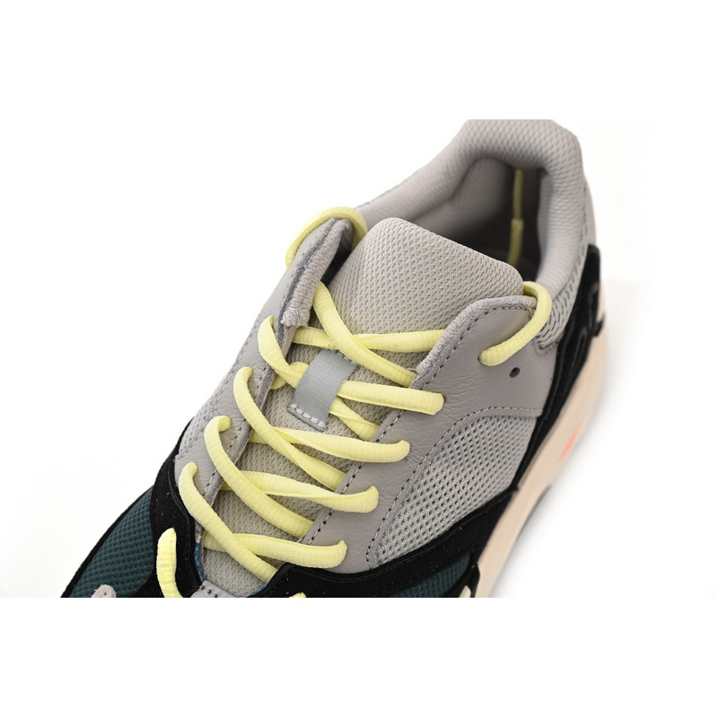 OG Yeezy Boost 700 OG“Wave Runner”