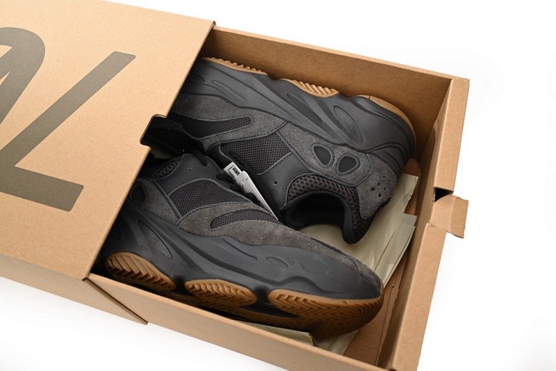 OG Yeezy Boost 700“Utility Black”