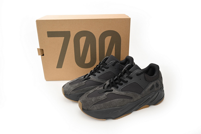 OG Yeezy Boost 700“Utility Black”