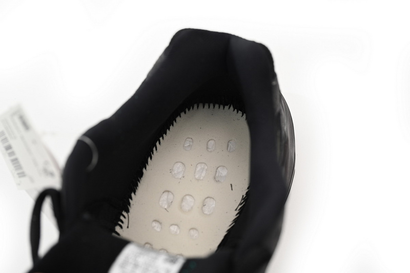 OG Yeezy Boost 700 V2 Vanta 