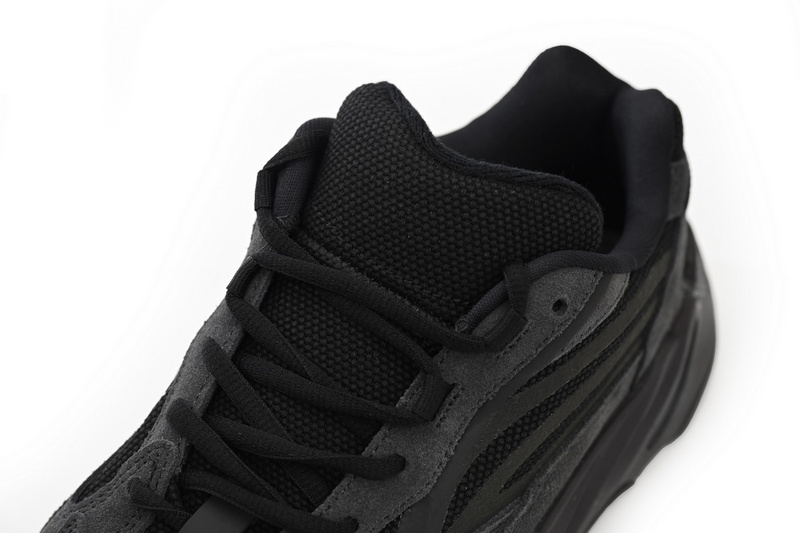 OG Yeezy Boost 700 V2 Vanta 