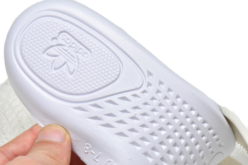 OQ Adidas Yeezy Boost 350 V2 Bone