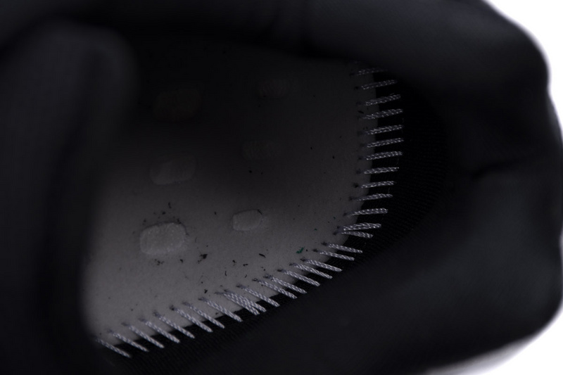 S2 700 V2 Yeezy Boost 700 V2 Vanta 