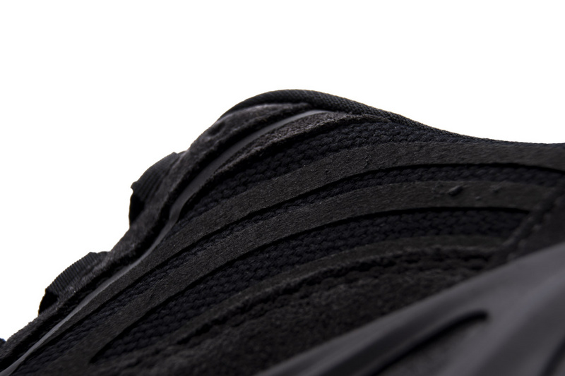 S2 700 V2 Yeezy Boost 700 V2 Vanta 