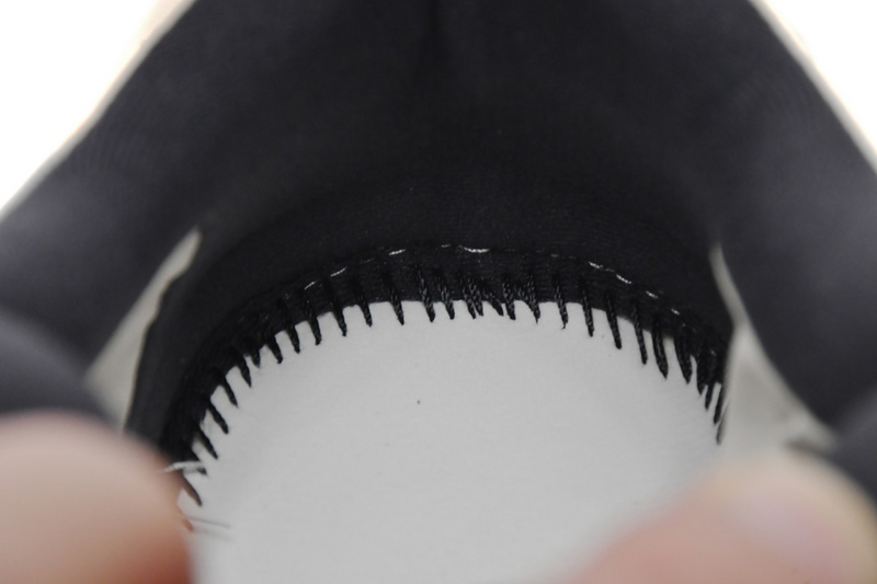 S2 Adidas Yeezy Boost 700 MNVN Black Beige