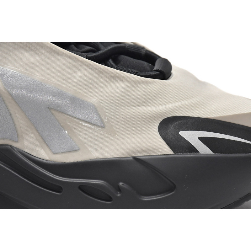 S2 Adidas Yeezy Boost 700 MNVN Black Beige