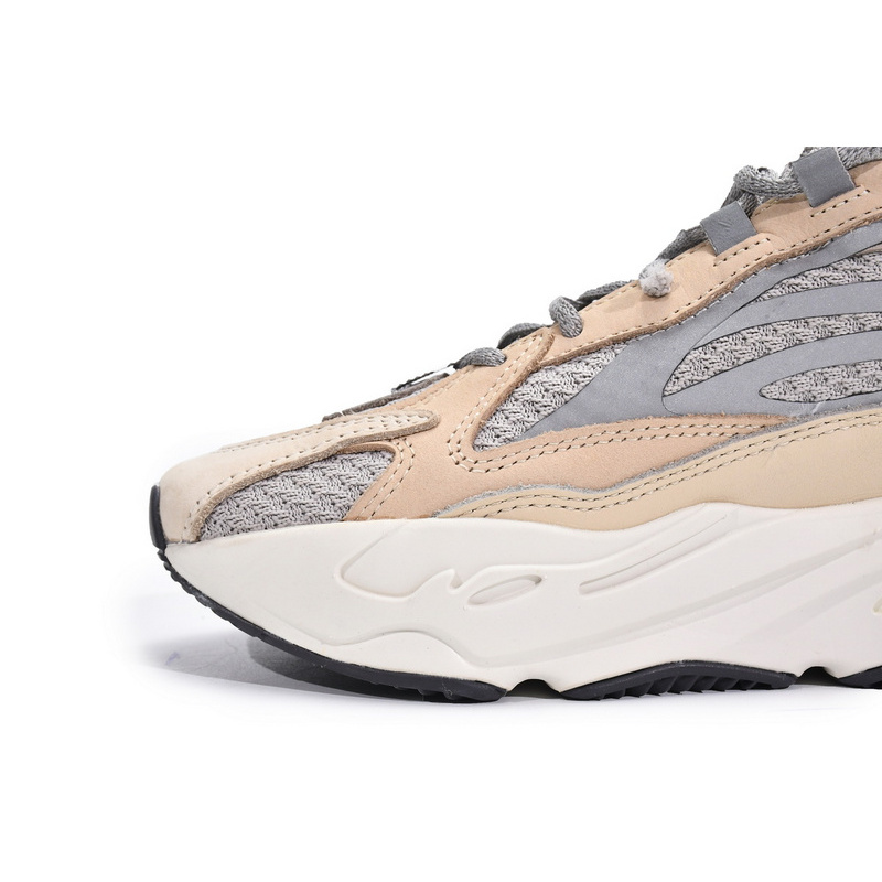 S2 Adidas Yeezy Boost 700 V2 Cream